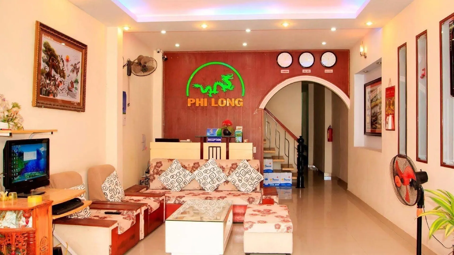 Phi Long Hotel Nha Trang 2*,  Vietname