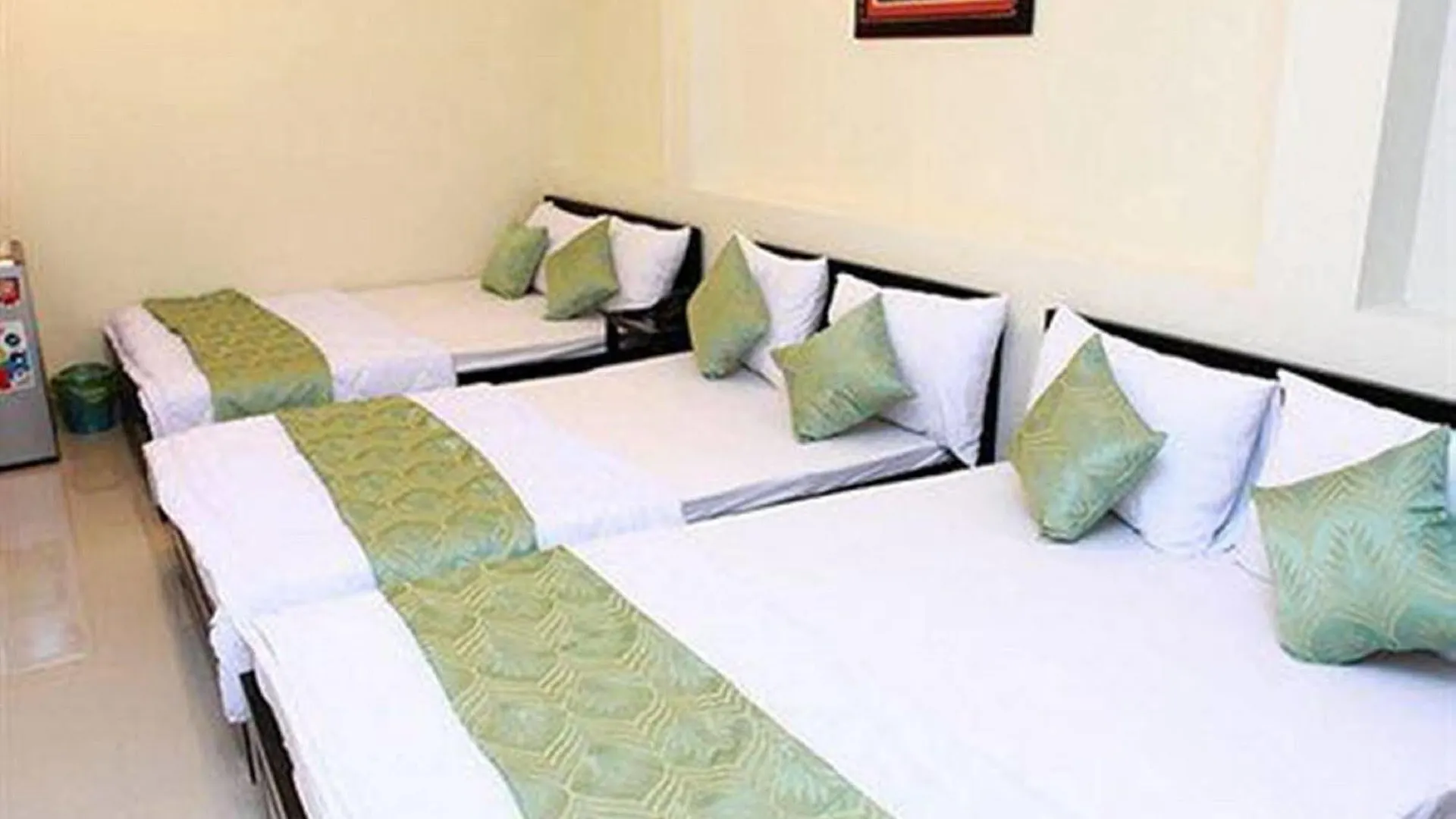 Phi Long Hotel Nha Trang 2*,